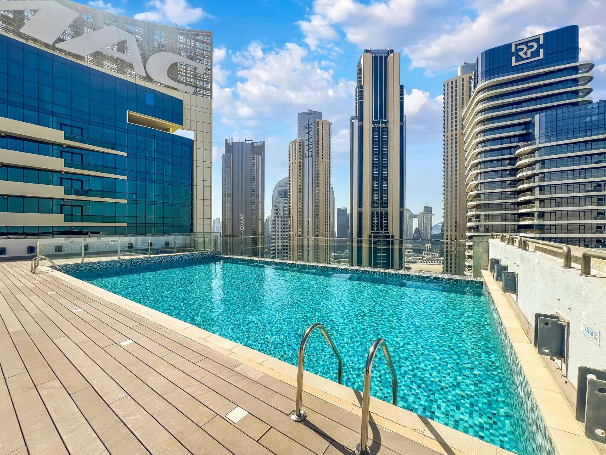 Fam Living - Mada Residences Downtown Дубай Екстер'єр фото